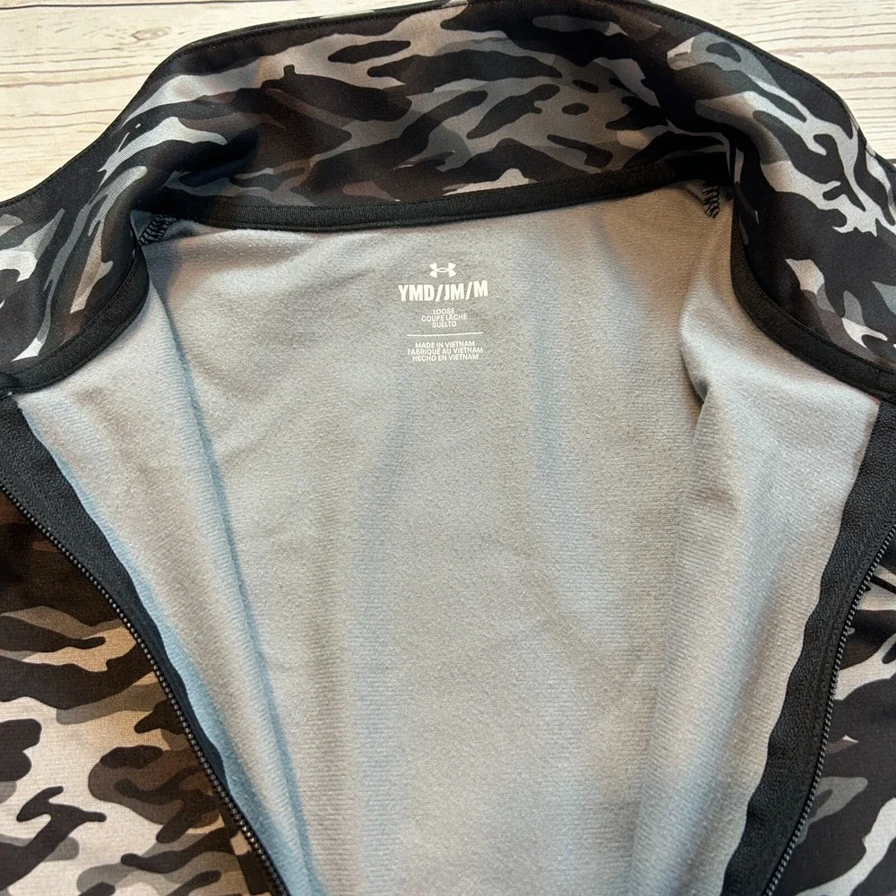 Under‎ Armour Gray Camouflage Camo Full Zip Loose Jacket Youth Boys Size Medium